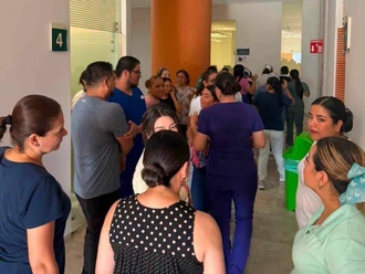 Se unen enfermeras a reclamos al IMSS