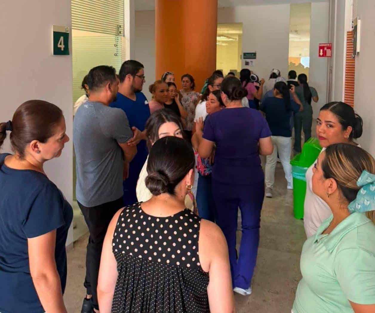 Se unen enfermeras a reclamos al IMSS