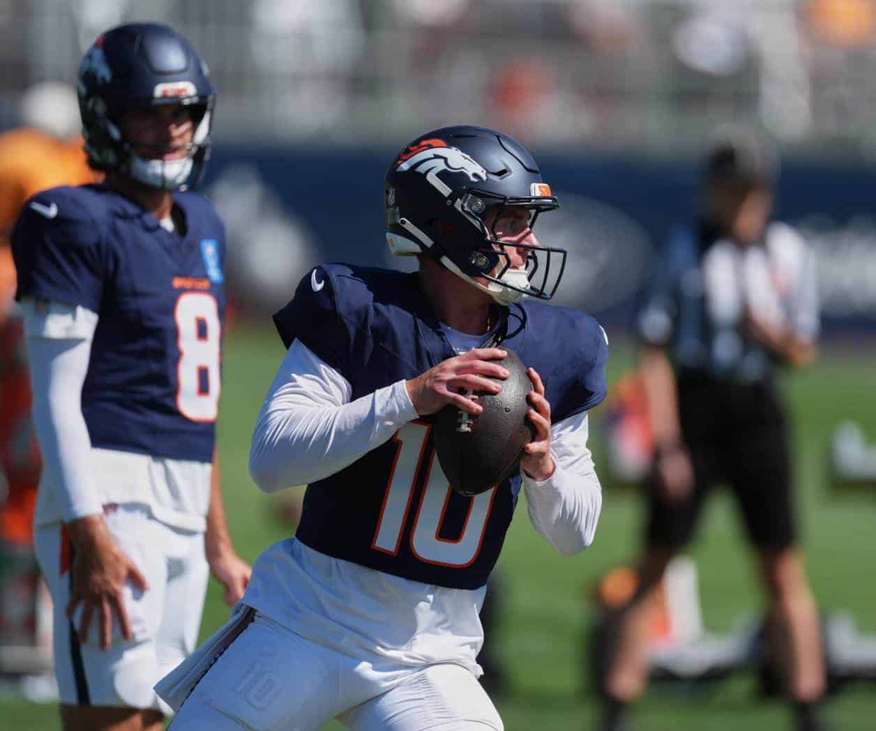 Nix recibe golpes en intenso entrenamiento de los Broncos