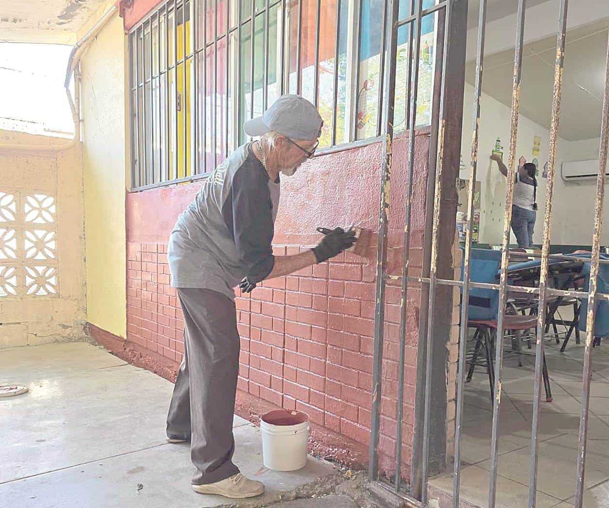 Mejoran escuelas por retorno a clases