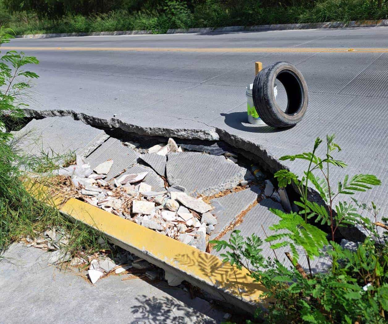Alertan por socavón a falta de reparación