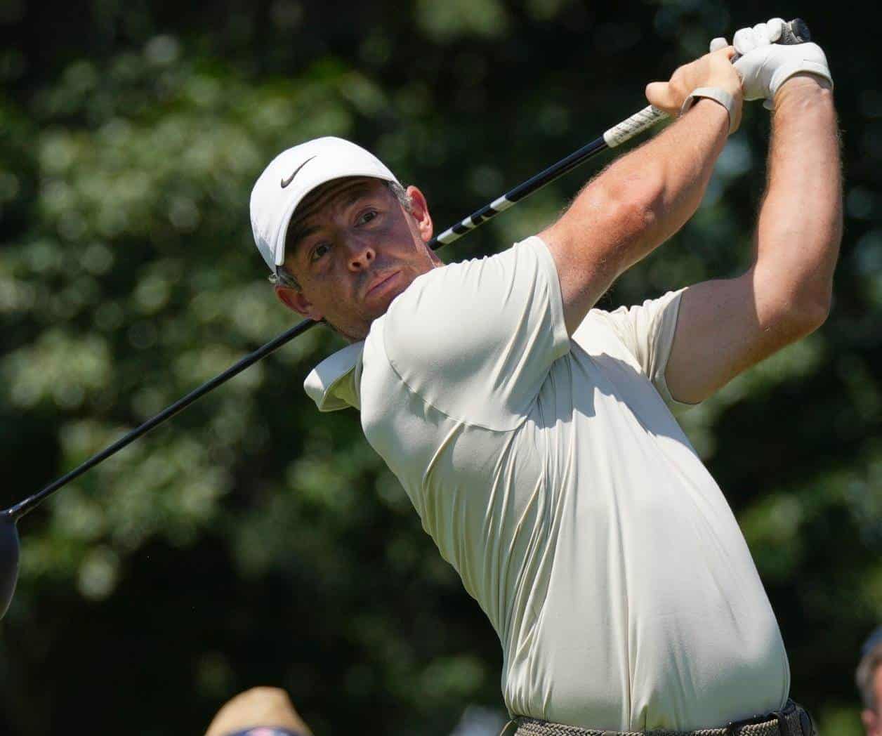 Rory Mcilroy comparte liderato del BMW