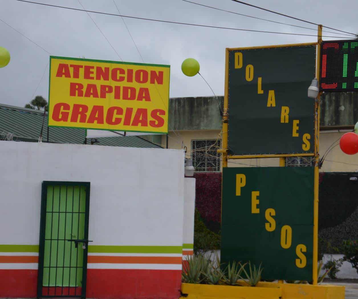 Dólar se mantiene  a la baja