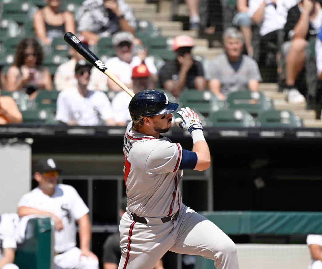 Lleva Holmes juego sin hits hasta la 7 en el triunfo de Bravos