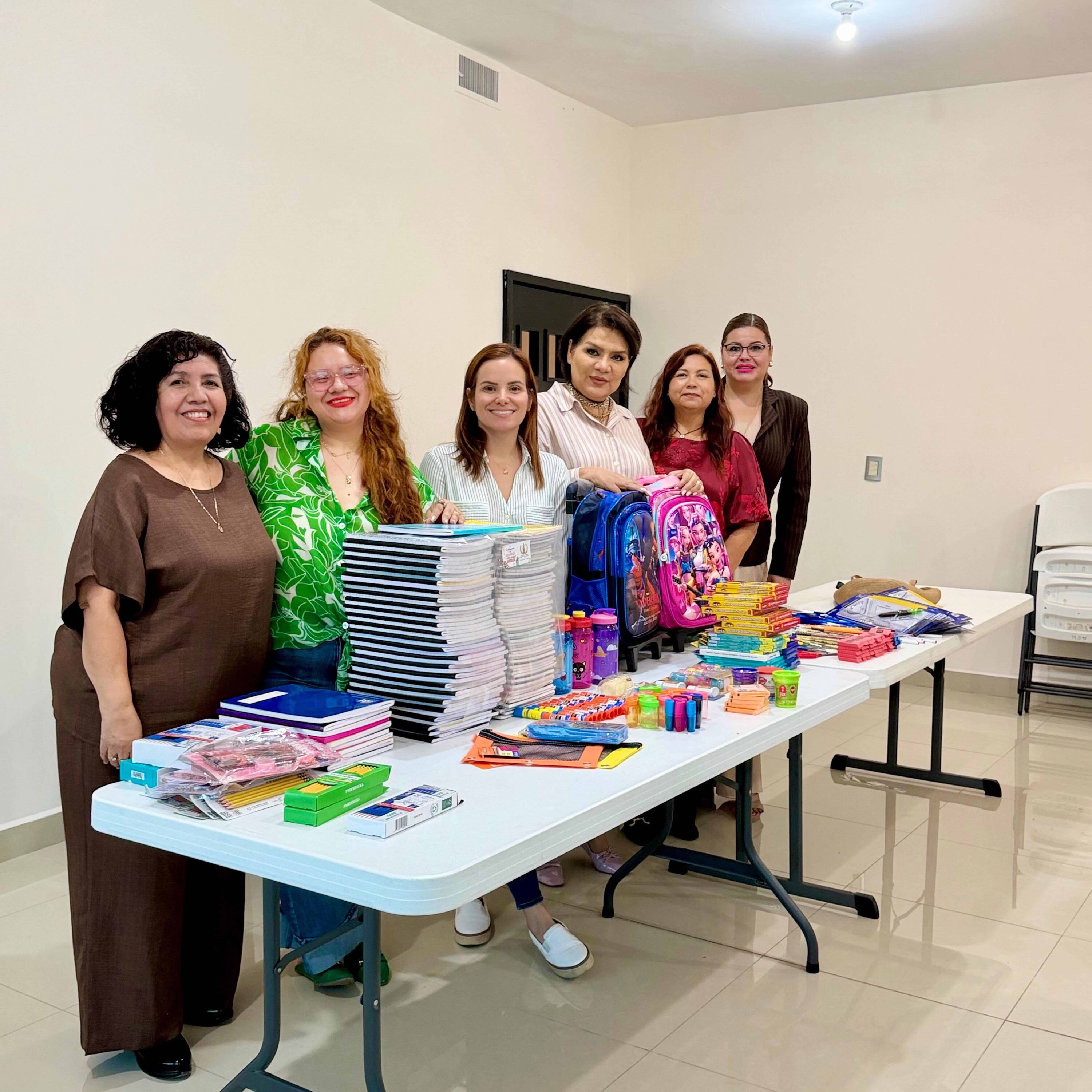 Arman paquetes escolares