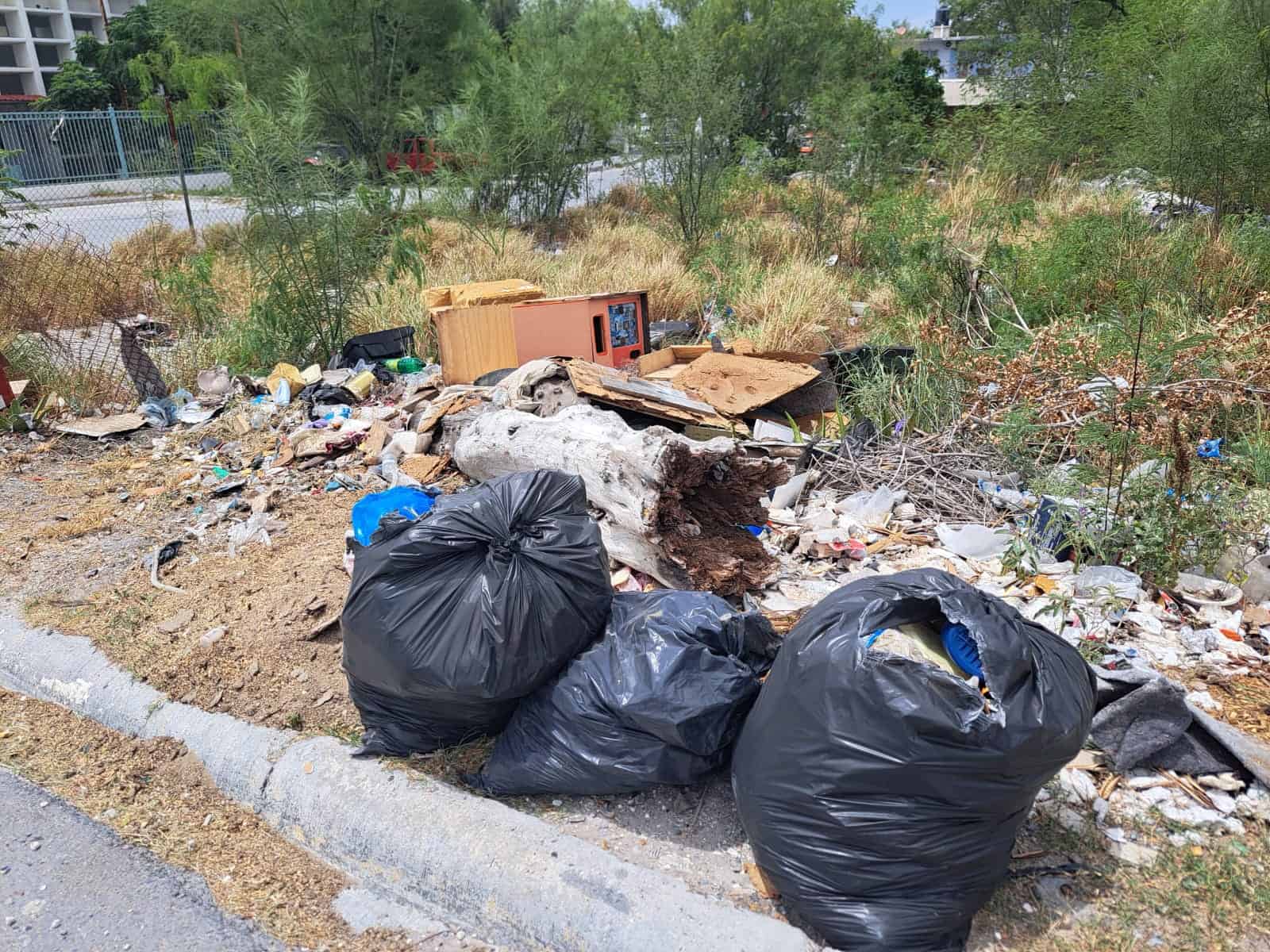 Crecen los basureros clandestinos