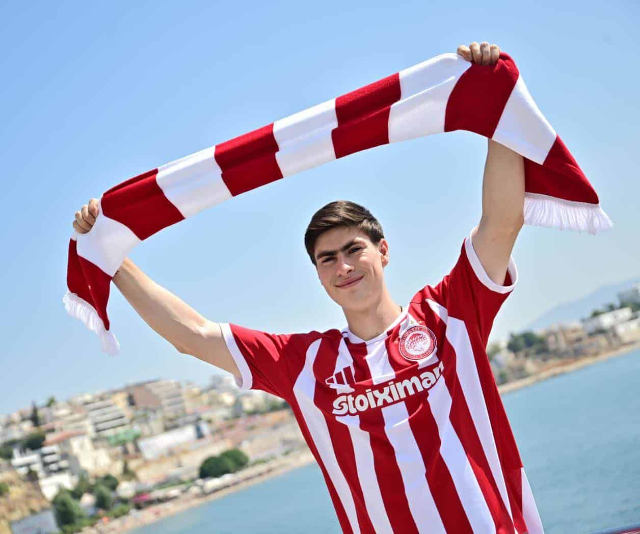Armando González, la Hormiga, ficha por el Olympiacos