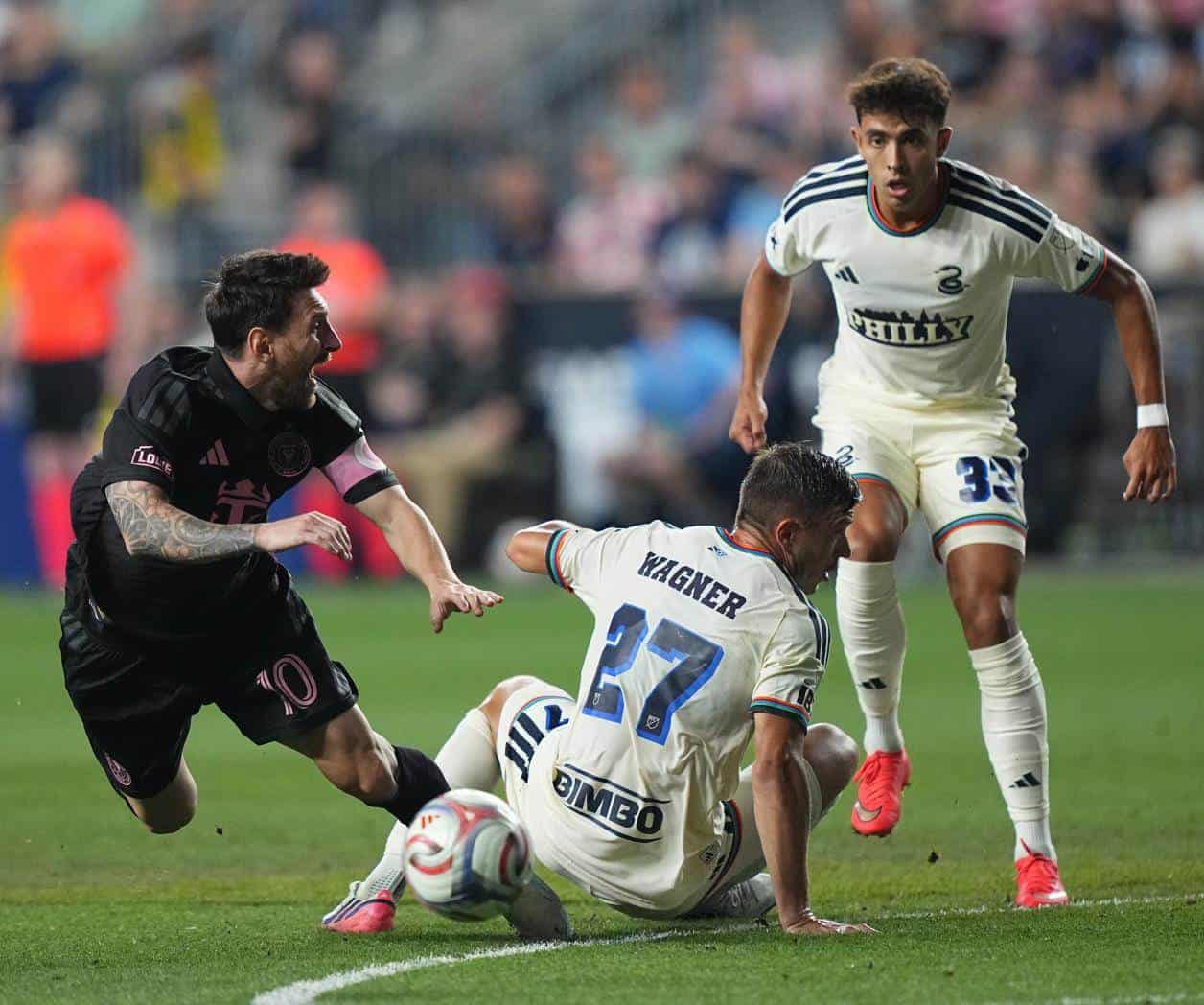 Multan a Lionel Messi