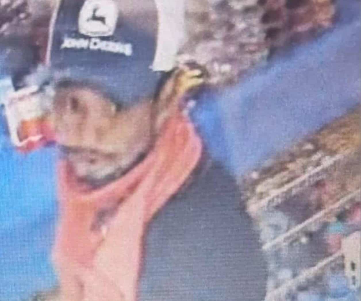 Exhiben en video a asalta tiendas