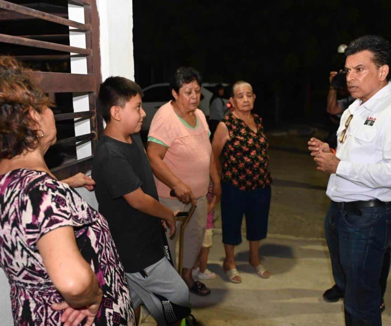 Escucha Gattás a las familias