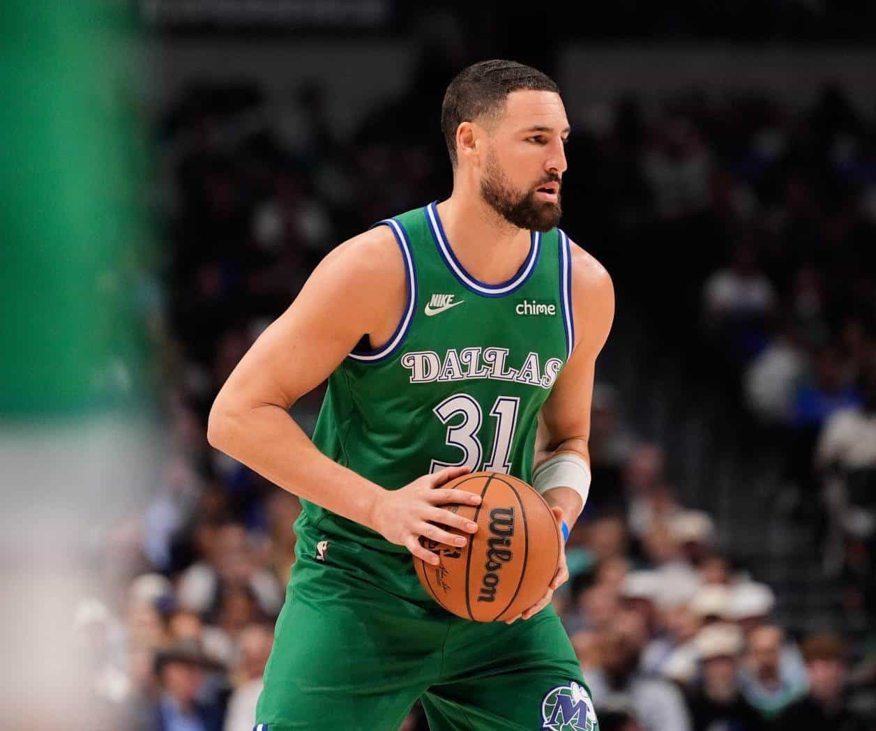 Dallas cierra ciclo con Thompson