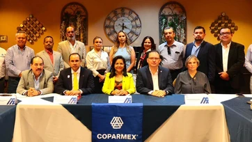 Acercan servicios y beneficios fiscales a sector empresarial