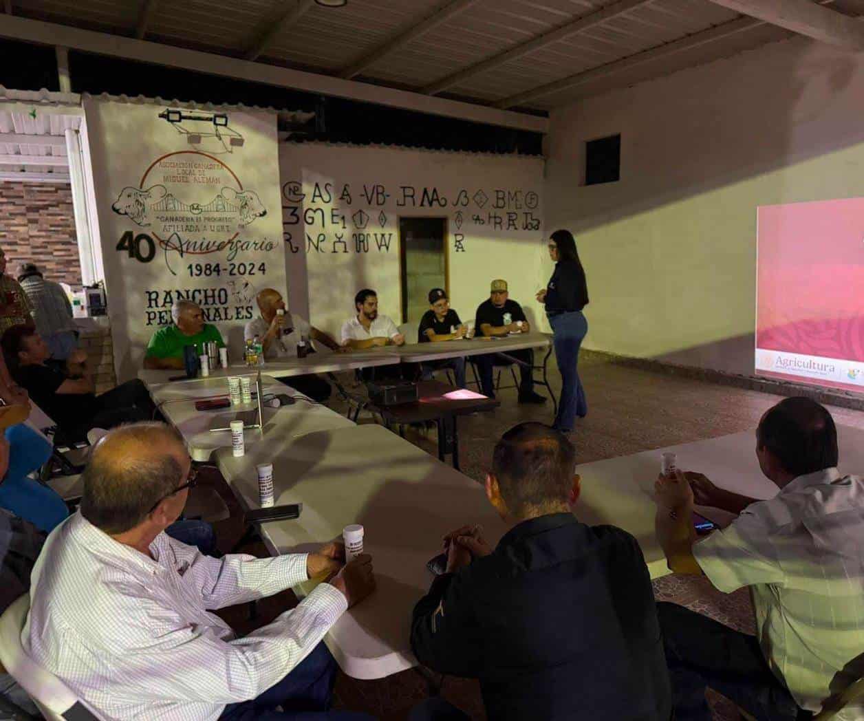 Blindan ganado contra gusano