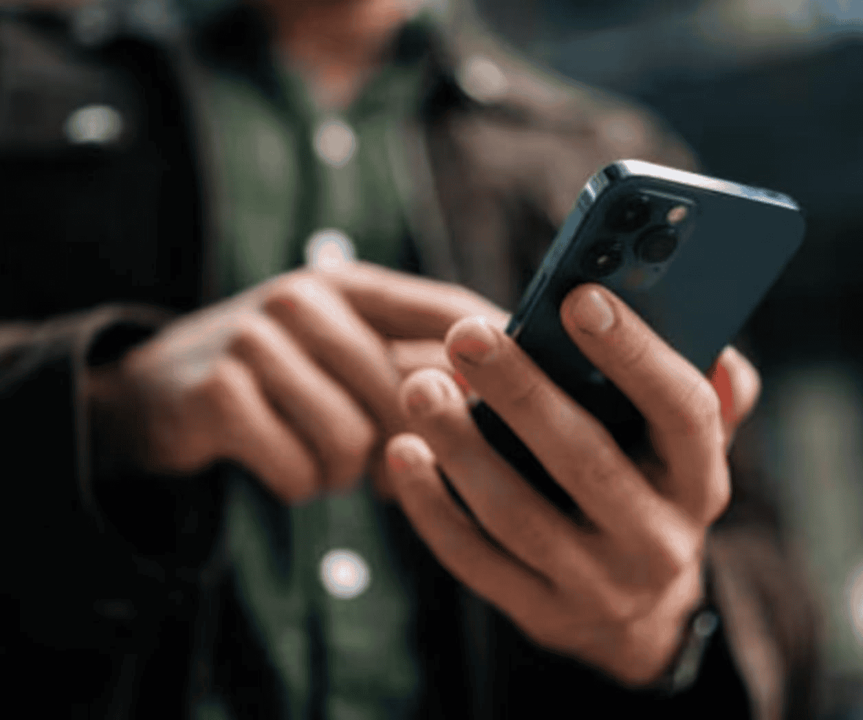 Arranca consulta a maestros sobre uso de celulares en aulas: SEP