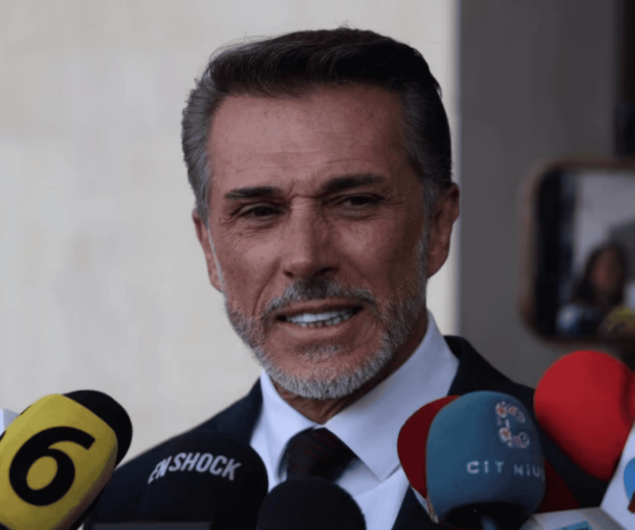 Sergio Mayer vuelve a pedir licencia como diputado