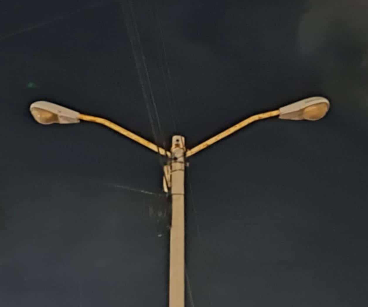 Exigen iluminar calles