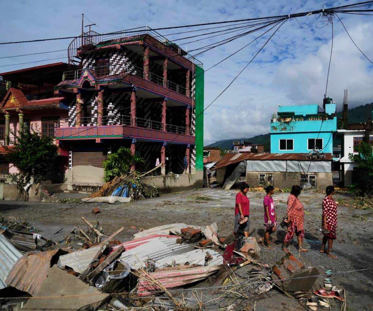 Inundaciones en Nepal dejan más de 600 muertos