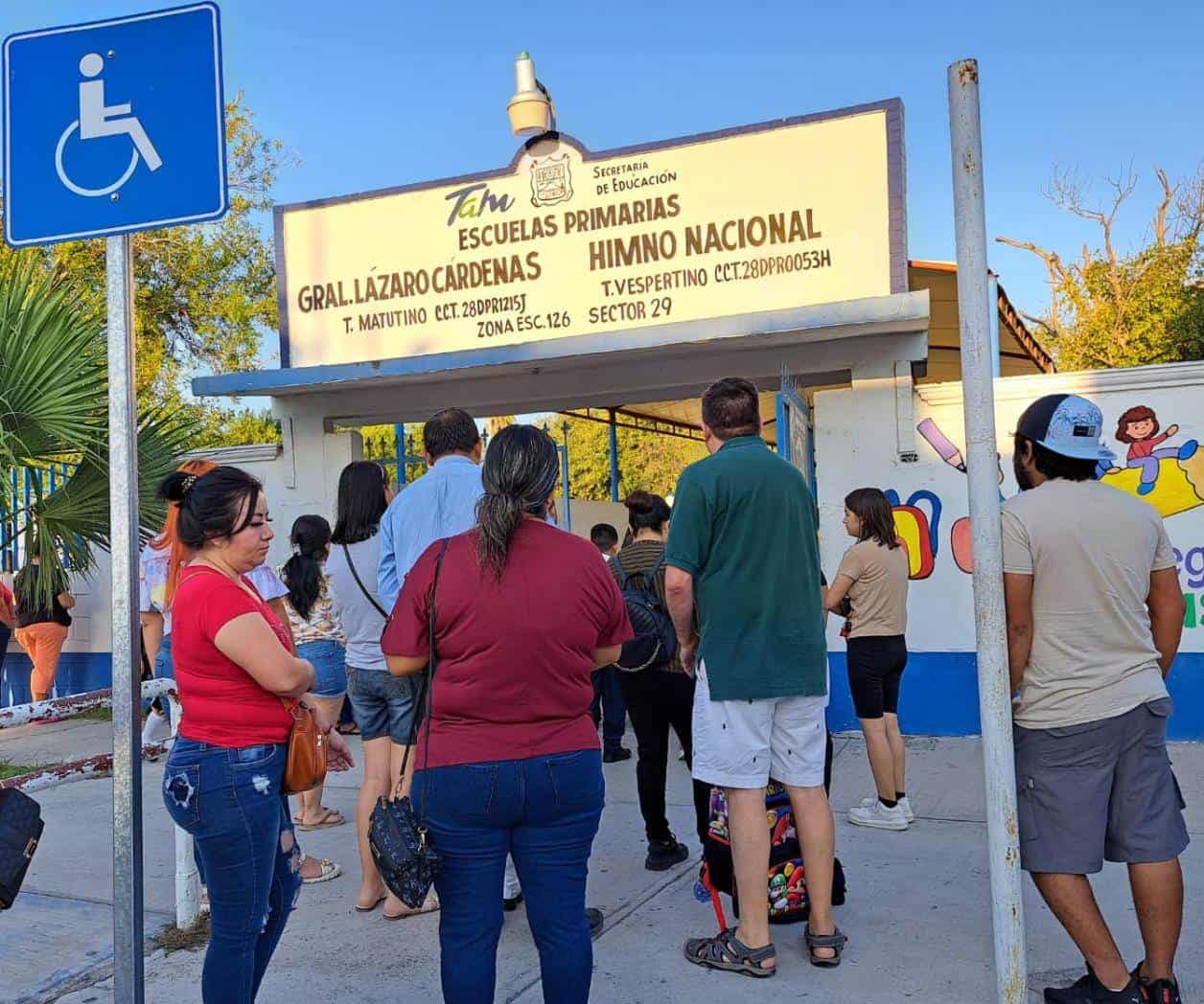 Invitan a los papás a mesas directivas