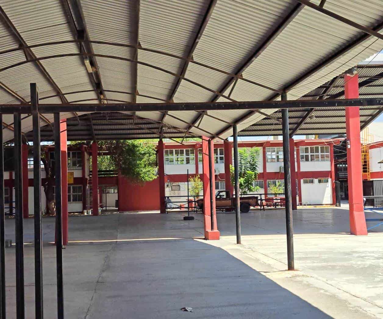 A dos años, continúa daño en Secundaria 6