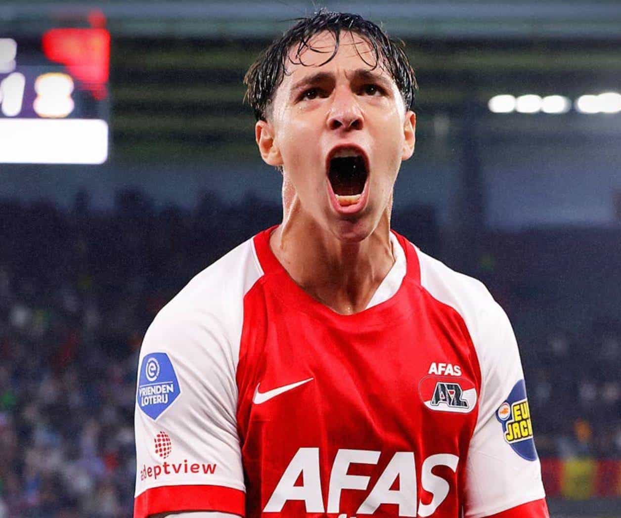 Mateo Chávez anota golazo en el AZ Alkmaar frente al Go Ahead Eagles