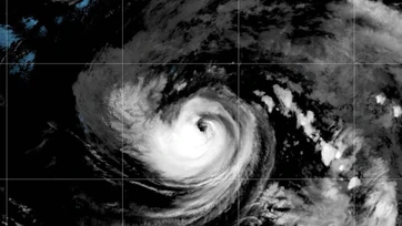 Texas y Luisiana en alerta por tormenta tropical mientras un posible huracán se dirige hacia Hawai