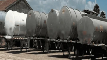 Ejército asegura 164 mil litros de hidrocarburo en Matamoros