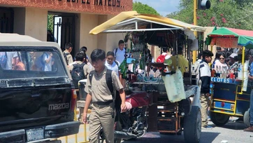 Vendedores ambulantes ven aumento de ventas con regreso a clases