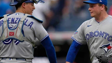 Azulejos vencen 6-3 a Guardianes y quedan a medio juego del último comodín de la liga americana