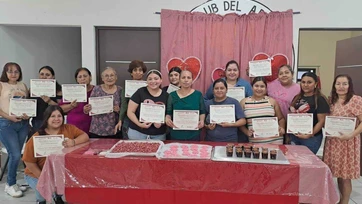 Capacitan a 108 mujeres en dulces mexicanos