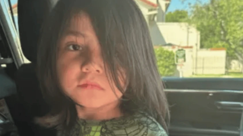 Niño deambulaba solo por calles de Laredo