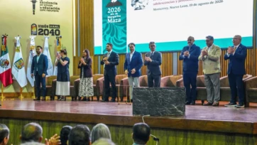 SEP y UNESCO acuerdan reglas para celulares e IA en escuelas