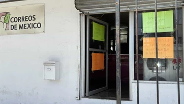 Entre carencias y reclamos, opera la oficina de Correos