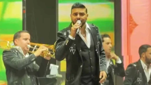 El Recodo respalda a Carín León tras cancelación en Las Vegas
