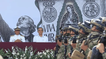 Encabeza Américo Villarreal desfile patrio