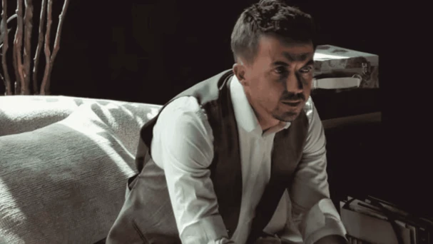 Frankie Muniz confiesa que atraviesa por una dura etapa