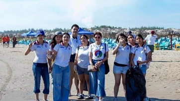 Limpian Playa Miramar tras jornada de recolección de basura