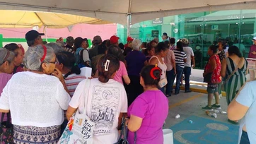 Larga espera por fallas en Banco del Bienestar