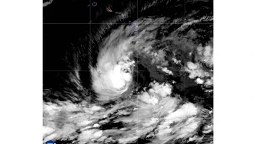 Huracán Polo deja fuertes lluvias en la costa mexicana