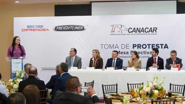 Refrenda compromiso con sector transportista
