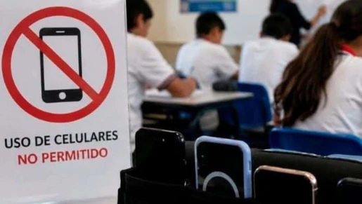 Retirarán los celulares a más de 455 mil alumnos
