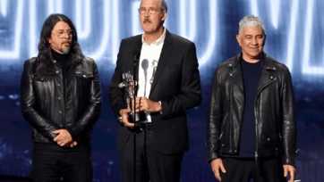 Nirvana recibe el Vanguard Award durante los MTV VMAs 2026