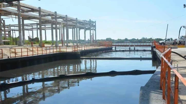  Mantiene Pemex labores de saneamiento en el río Pánuco