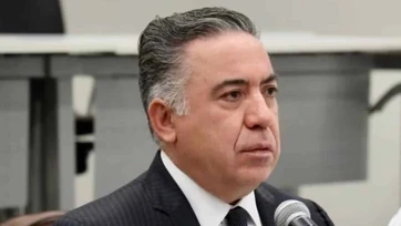Inzunza defiende freno a doble nacionalidad en gobernadores