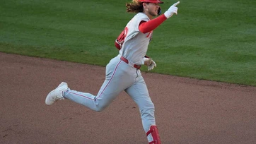 Jonrón de Bohm en la 10ma impulsa victoria de Filis, 4-3 sobre Bravos. Habrá un decisivo 3er juego