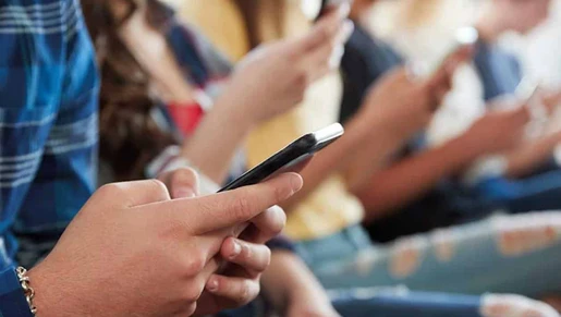  Respaldan padres restricción de celulares en escuelas de Tamaulipas