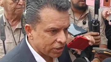 Pide Lalo Gattás licencia a la alcaldía de Victoria