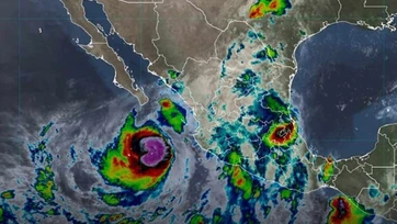 Rachel se intensifica a huracán categoría 2 en océano Pacífico