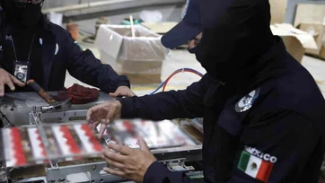 Aseguran 60 toneladas de cigarros ilícitos en el Edomex