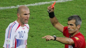 Zinedine Zidane vuelve a Italia 20 años después del cabezazo
