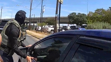Frena ICE persecuciones vehiculares de sus agentes